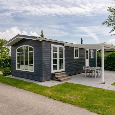 Recreatiepark Jachthaven De Veerstal Lathum - Luxe Chalet Exteriör bild