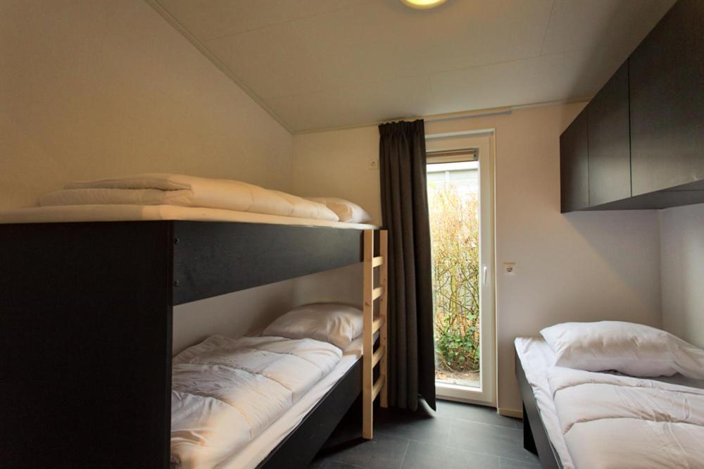 Recreatiepark Jachthaven De Veerstal Lathum - Luxe Chalet Exteriör bild