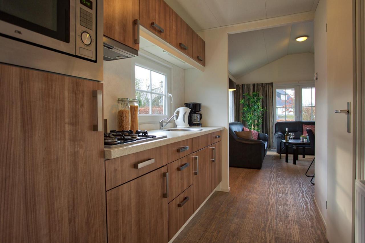 Recreatiepark Jachthaven De Veerstal Lathum - Luxe Chalet Exteriör bild