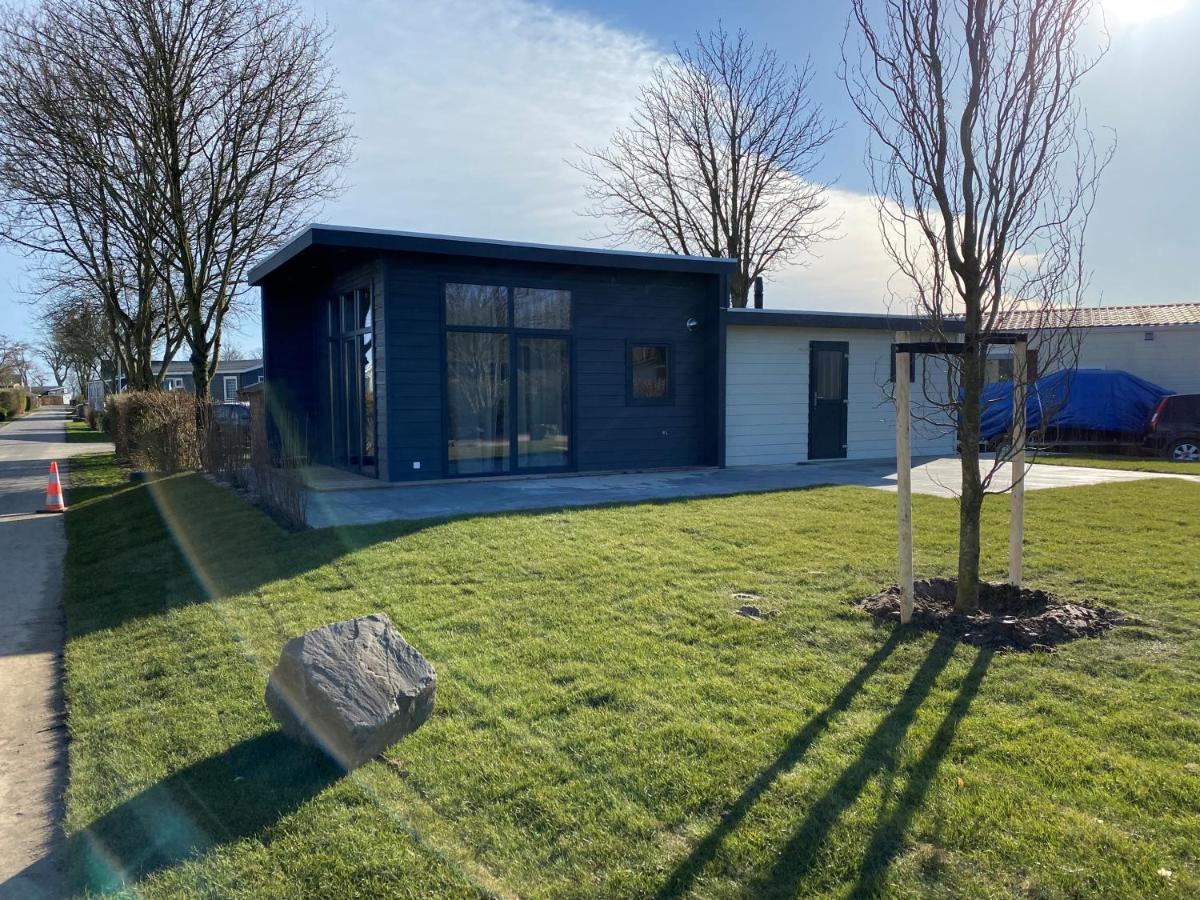 Recreatiepark Jachthaven De Veerstal Lathum - Luxe Chalet Exteriör bild