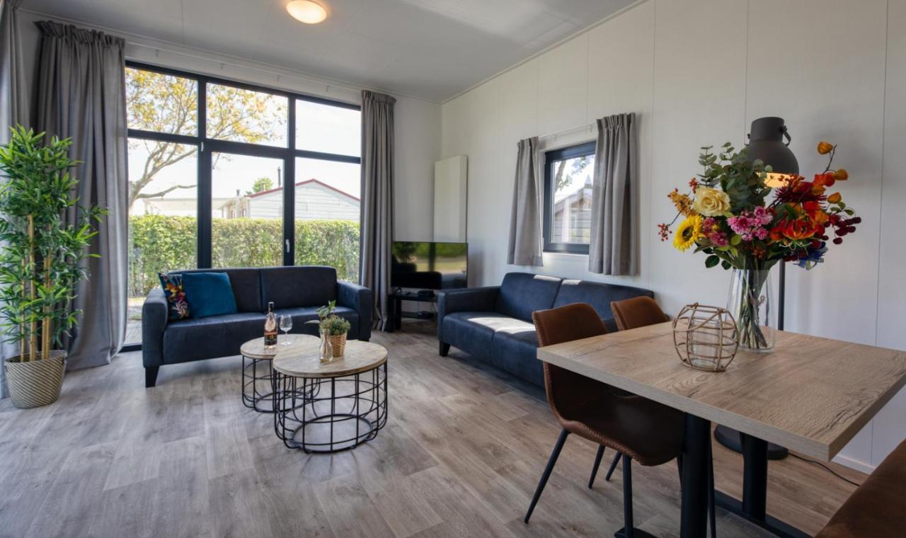 Recreatiepark Jachthaven De Veerstal Lathum - Luxe Chalet Exteriör bild