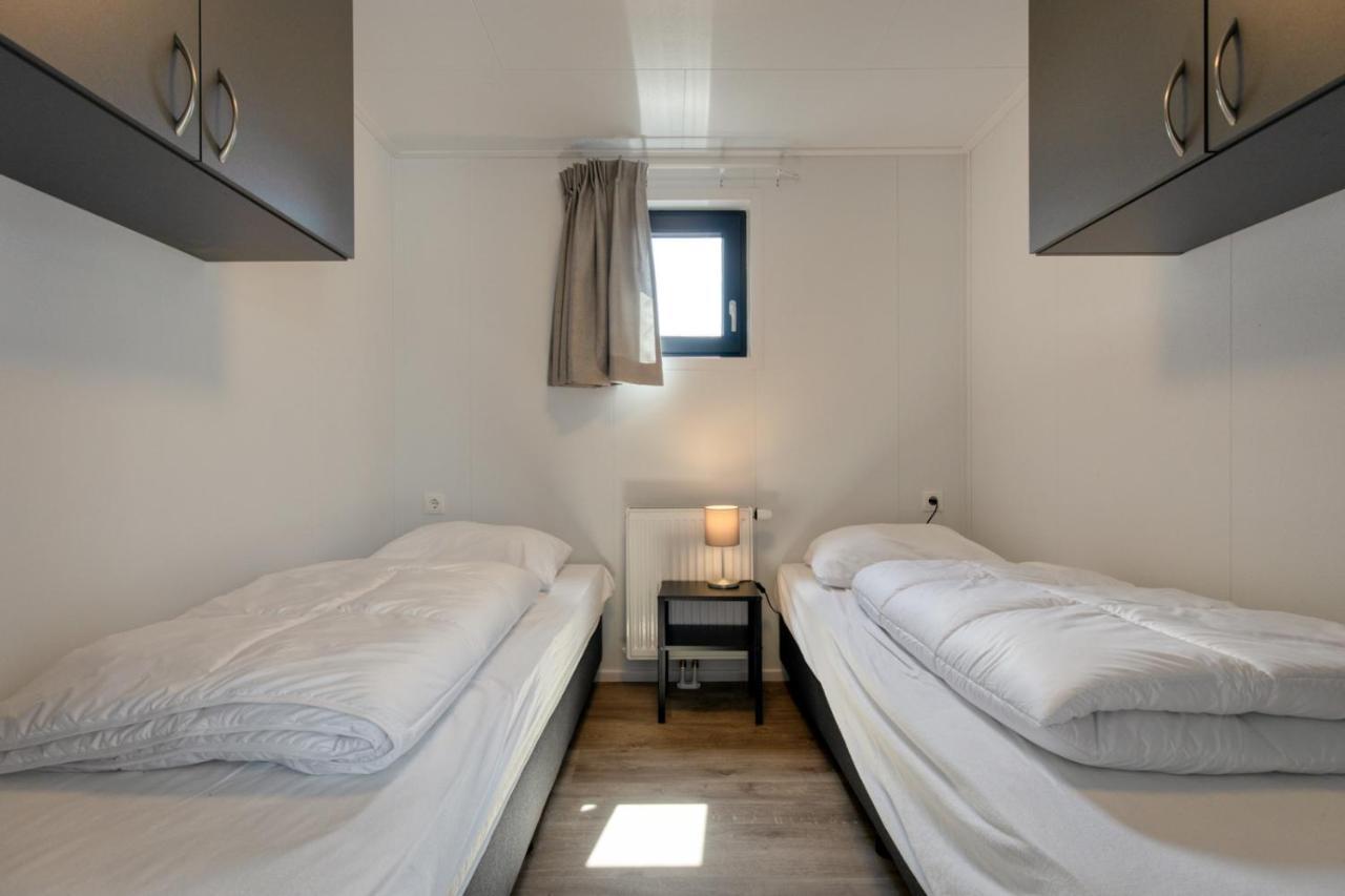 Recreatiepark Jachthaven De Veerstal Lathum - Luxe Chalet Exteriör bild